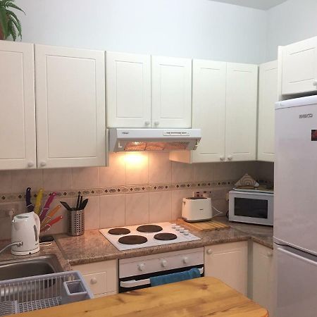 Limnaria Gardens - Modern 1 Bed, Walk To Beach & Shops Pafos Zewnętrze zdjęcie