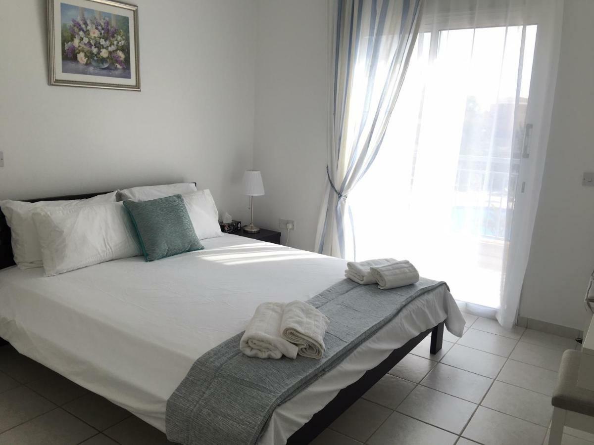 Limnaria Gardens - Modern 1 Bed, Walk To Beach & Shops Pafos Zewnętrze zdjęcie