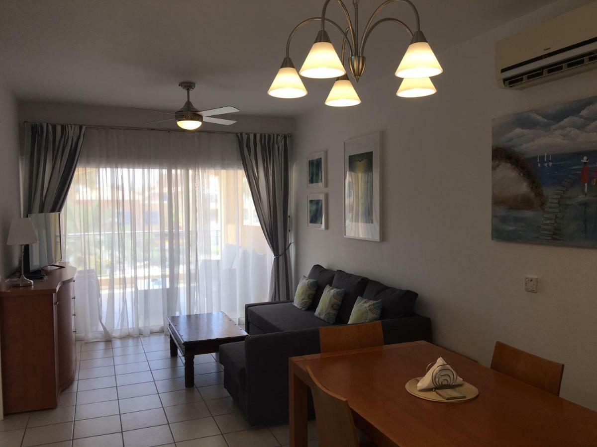 Limnaria Gardens - Modern 1 Bed, Walk To Beach & Shops Pafos Zewnętrze zdjęcie